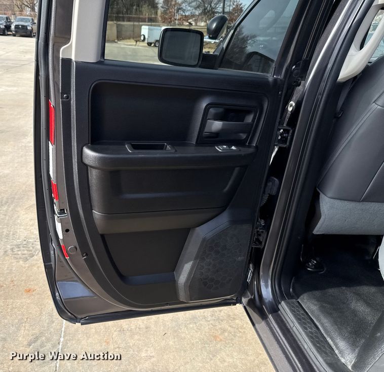 image for item ES5544 2019 RAM 1500 Ext. Cab pickup truck