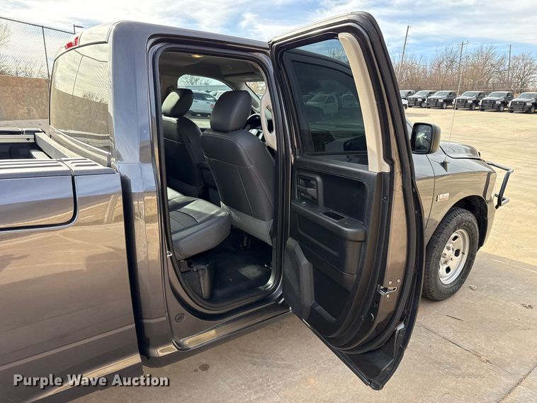 image for item ES5544 2019 RAM 1500 Ext. Cab pickup truck