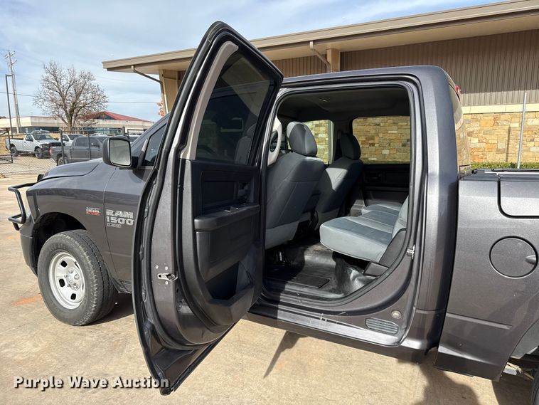 image for item ES5545 2019 RAM 1500 Ext. Cab pickup truck