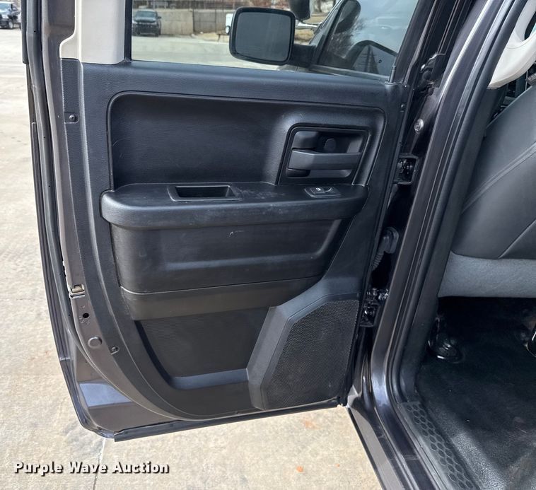 image for item ES5546 2020 RAM 1500 Ext. Cab pickup truck