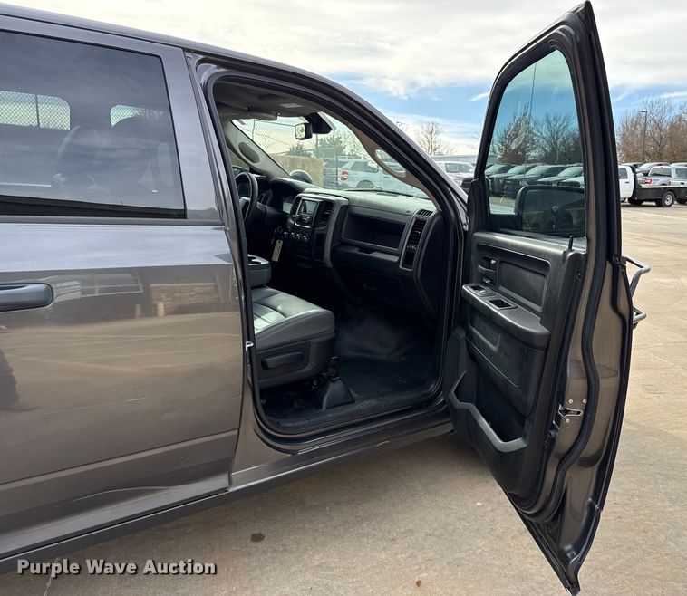 image for item ES5548 2019 RAM 1500 Ext. Cab pickup truck