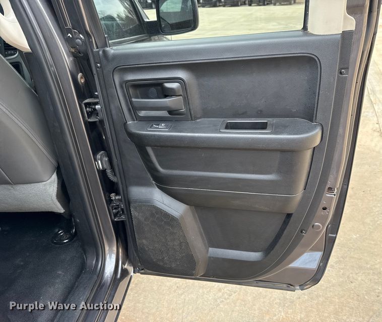 image for item ES5548 2019 RAM 1500 Ext. Cab pickup truck