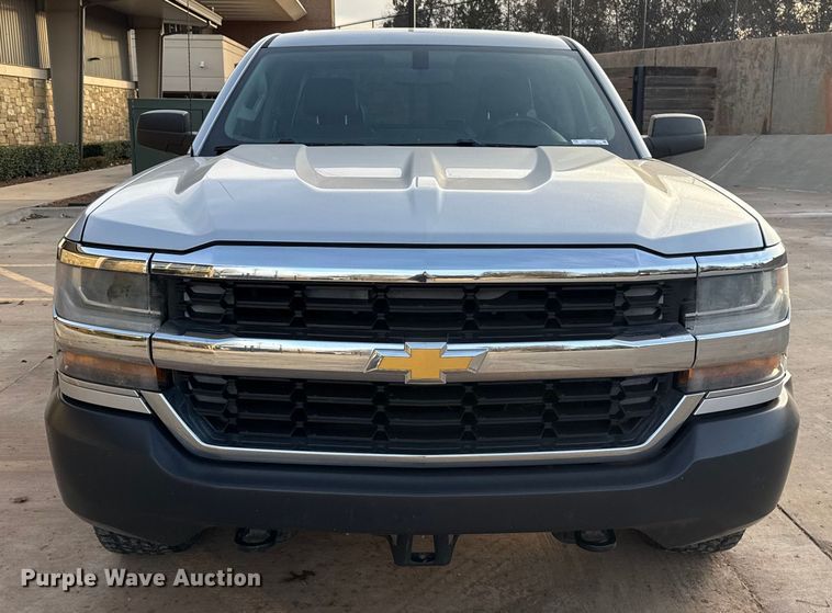 image for item ES5549 2016 Chevrolet Silverado 1500 Ext. Cab pickup truck