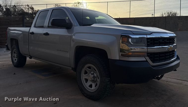 image for item ES5549 2016 Chevrolet Silverado 1500 Ext. Cab pickup truck