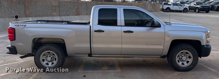 image for item ES5549 2016 Chevrolet Silverado 1500 Ext. Cab pickup truck
