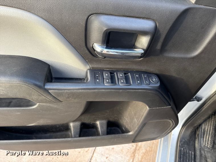 image for item ES5549 2016 Chevrolet Silverado 1500 Ext. Cab pickup truck