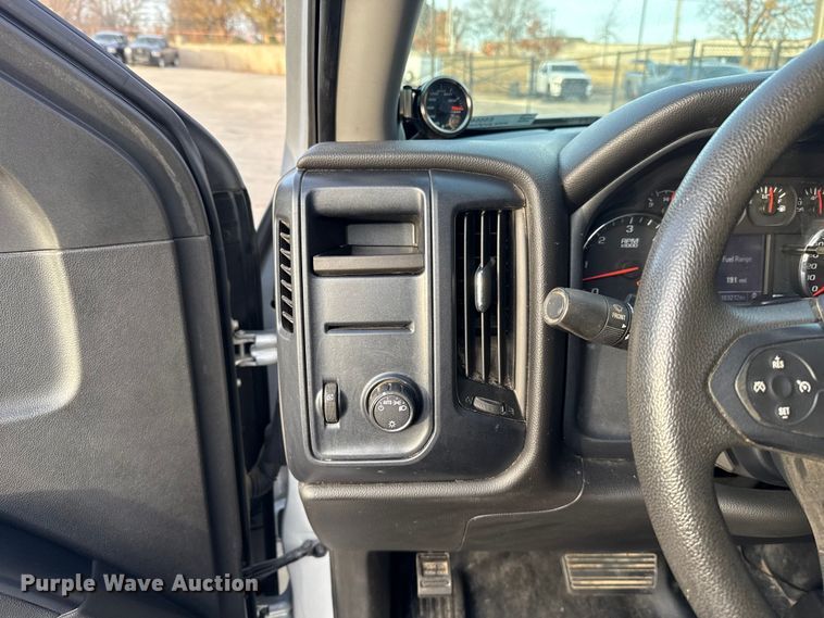 image for item ES5549 2016 Chevrolet Silverado 1500 Ext. Cab pickup truck