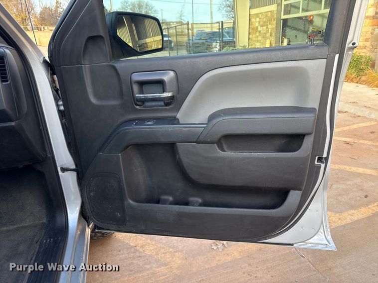 image for item ES5549 2016 Chevrolet Silverado 1500 Ext. Cab pickup truck