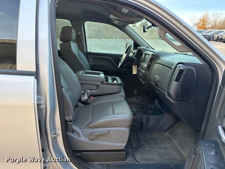 image for item ES5549 2016 Chevrolet Silverado 1500 Ext. Cab pickup truck