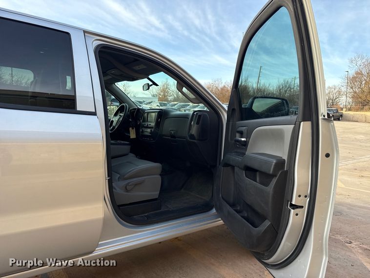 image for item ES5549 2016 Chevrolet Silverado 1500 Ext. Cab pickup truck