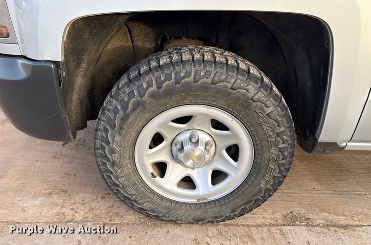 image for item ES5549 2016 Chevrolet Silverado 1500 Ext. Cab pickup truck