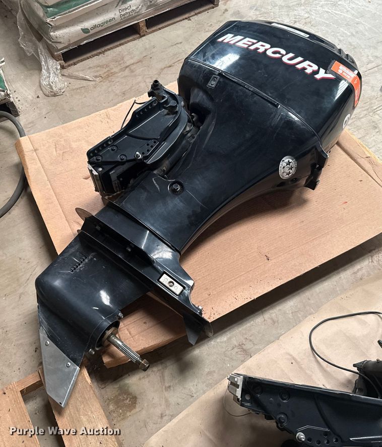 image for item ES5580 2005 Mercury Big Foot outboard engine