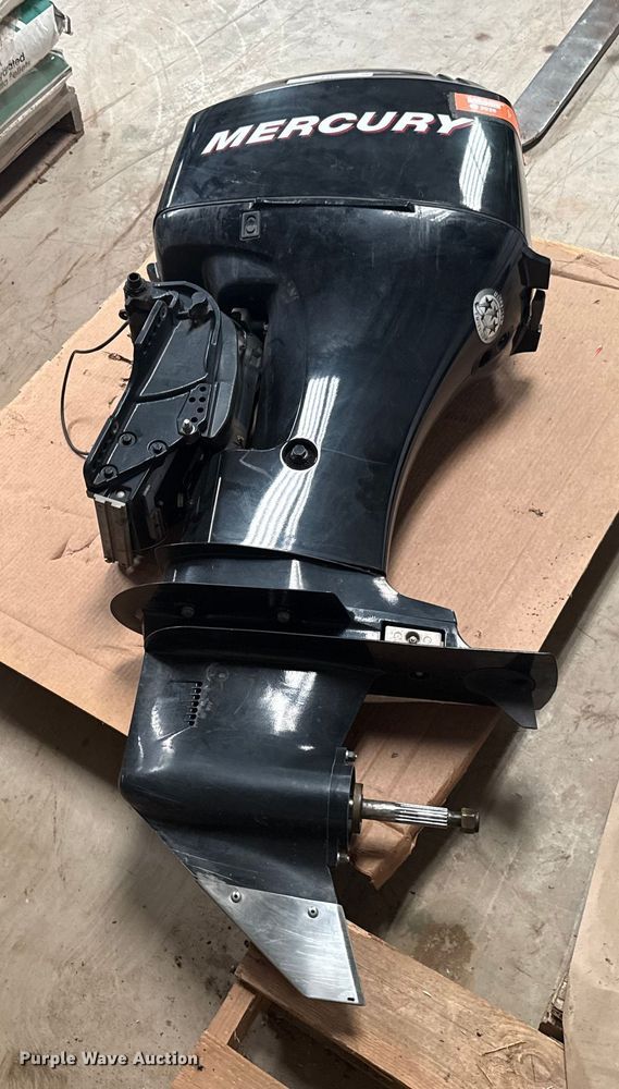image for item ES5580 2005 Mercury Big Foot outboard engine