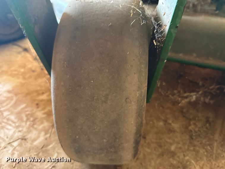 image for item ES5584 John Deere 727A ZTR lawn mower