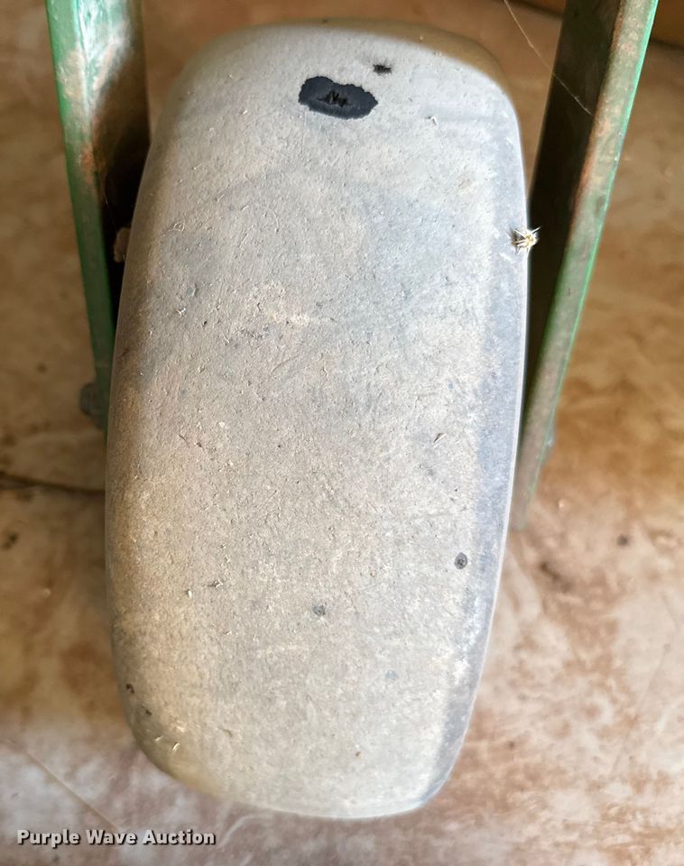 image for item ES5584 John Deere 727A ZTR lawn mower