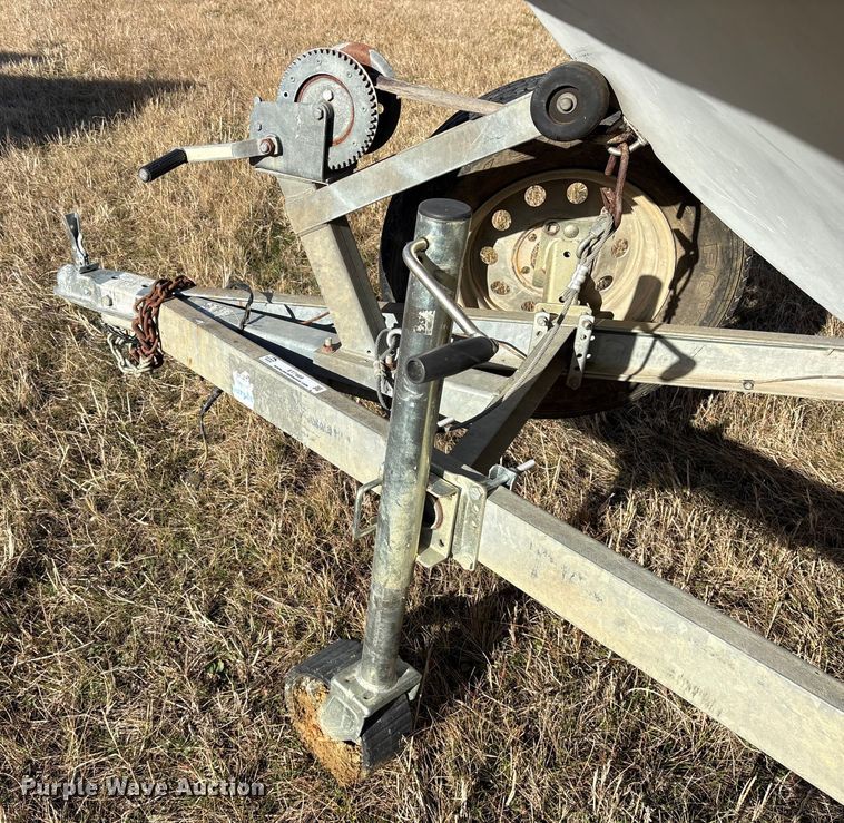 image for item ET7469 1994 Predator 196 boat