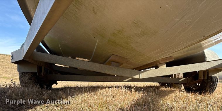 image for item ET7469 1994 Predator 196 boat