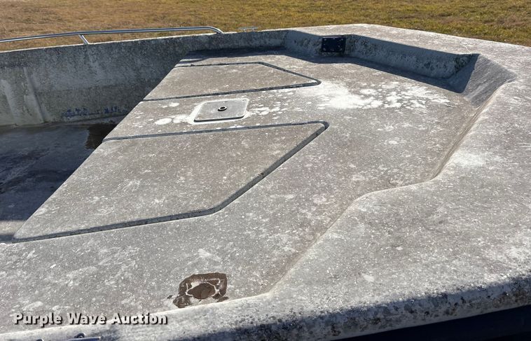 image for item ET7469 1994 Predator 196 boat