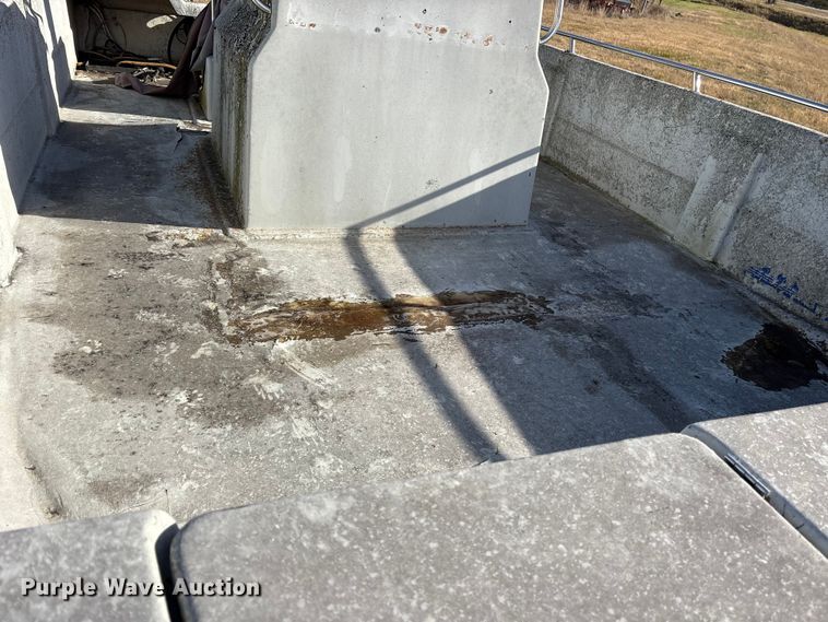 image for item ET7469 1994 Predator 196 boat