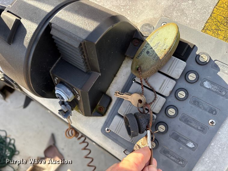 image for item ET7469 1994 Predator 196 boat