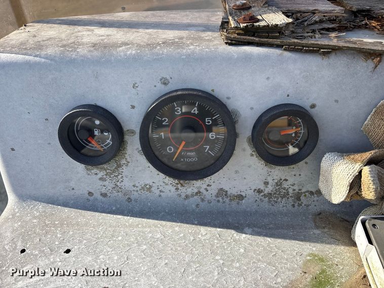 image for item ET7469 1994 Predator 196 boat