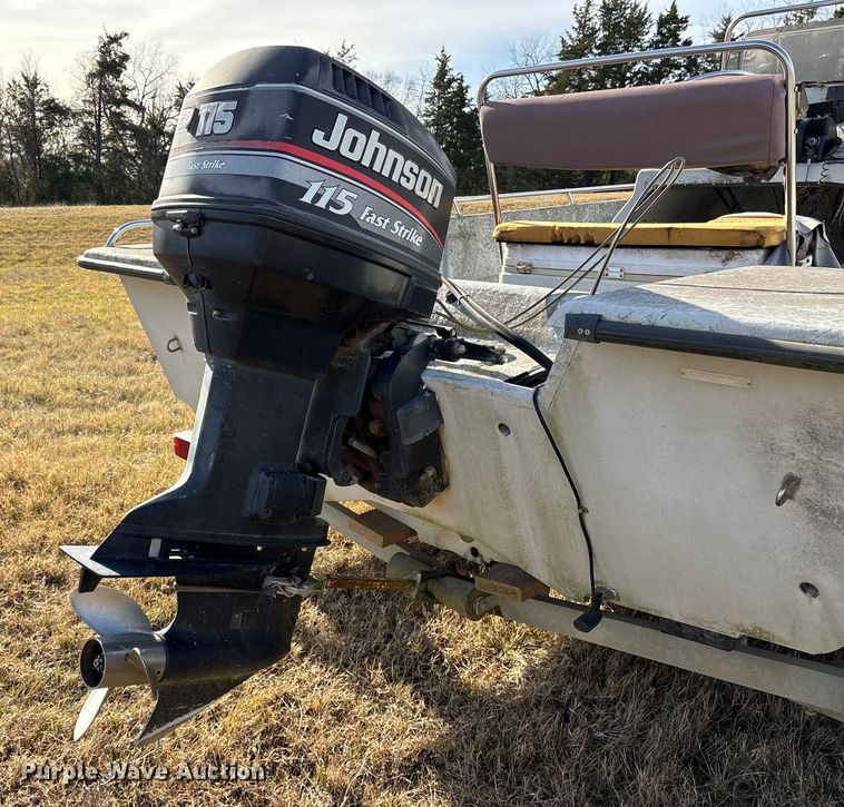 image for item ET7469 1994 Predator 196 boat