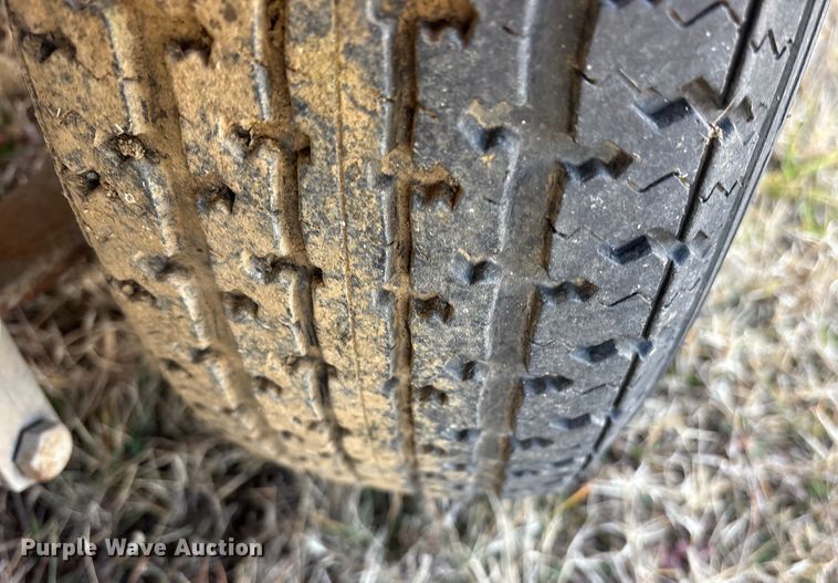 image for item ET7469 1994 Predator 196 boat