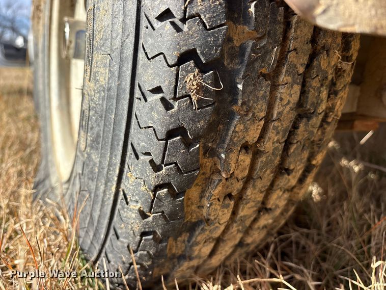 image for item ET7469 1994 Predator 196 boat