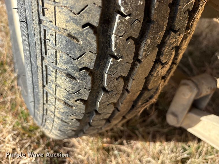 image for item ET7469 1994 Predator 196 boat