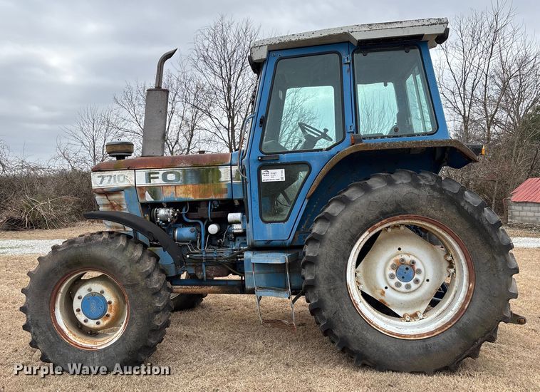 image for item FI1542 Ford 7710 MFWD tractor