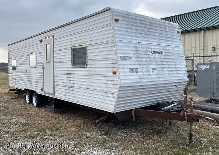 image for item FI1570 2005 Gulf Stream Cavalier camper