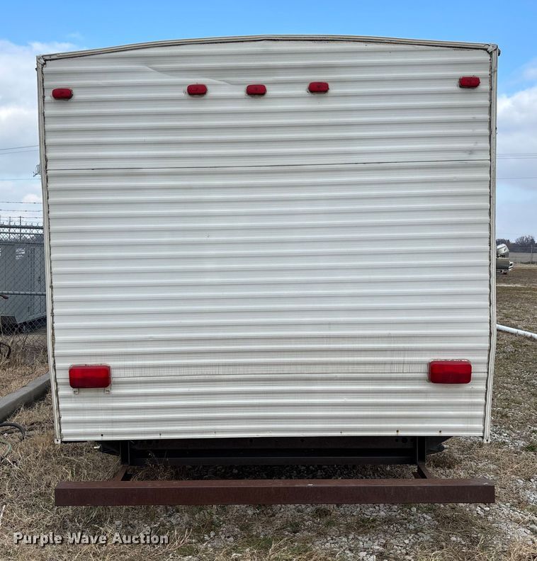 image for item FI1570 2005 Gulf Stream Cavalier camper