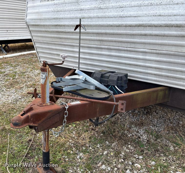 image for item FI1570 2005 Gulf Stream Cavalier camper