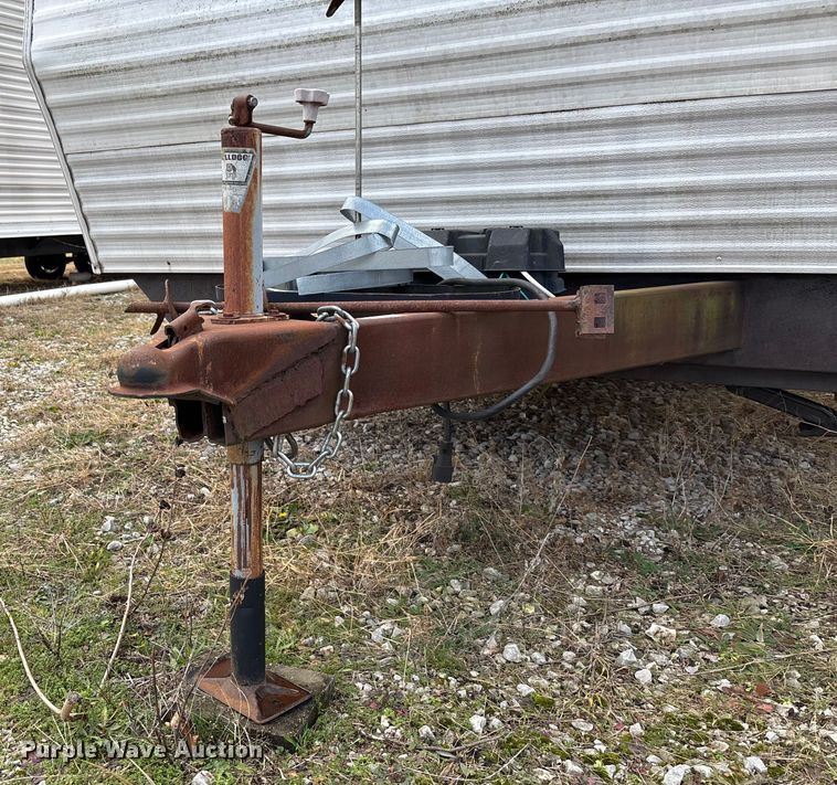 image for item FI1570 2005 Gulf Stream Cavalier camper