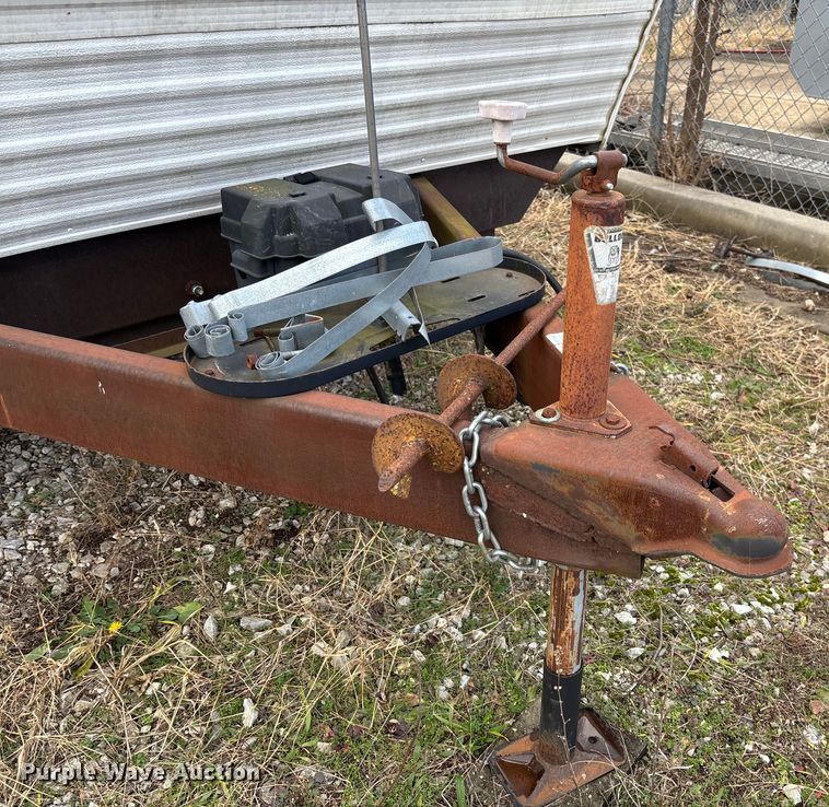 image for item FI1570 2005 Gulf Stream Cavalier camper