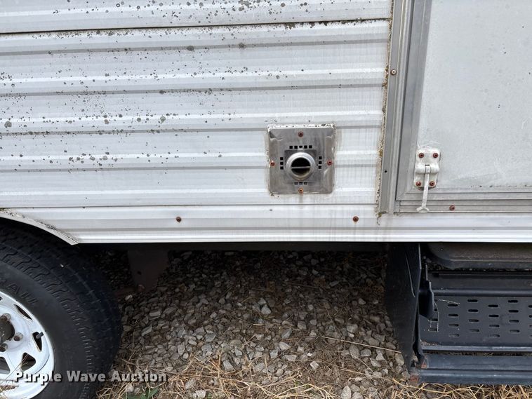 image for item FI1570 2005 Gulf Stream Cavalier camper