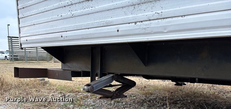 image for item FI1570 2005 Gulf Stream Cavalier camper