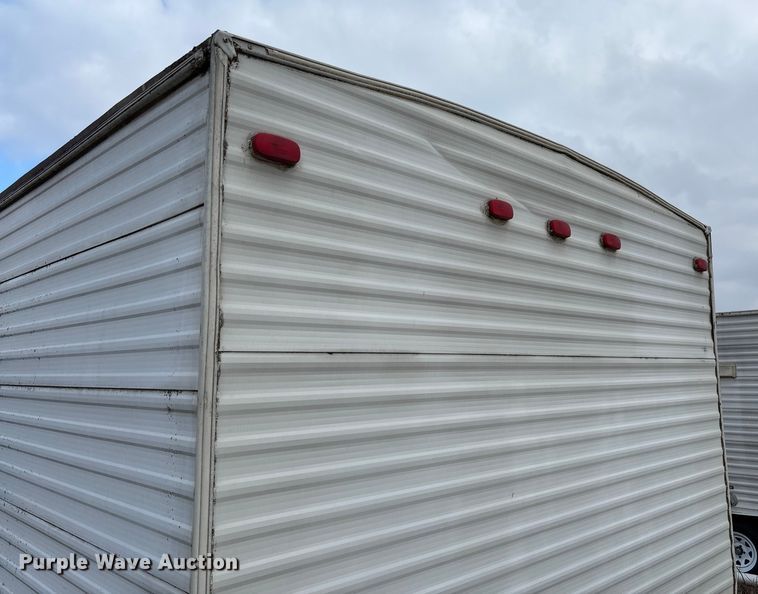 image for item FI1570 2005 Gulf Stream Cavalier camper