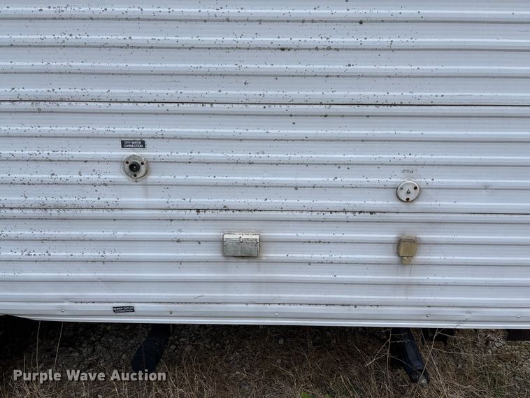 image for item FI1570 2005 Gulf Stream Cavalier camper