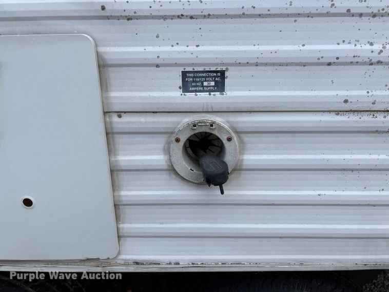 image for item FI1570 2005 Gulf Stream Cavalier camper