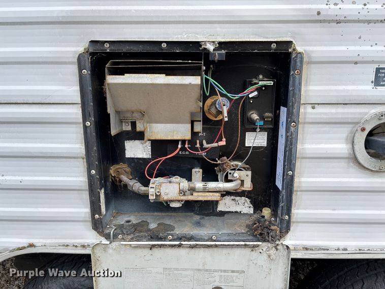 image for item FI1570 2005 Gulf Stream Cavalier camper