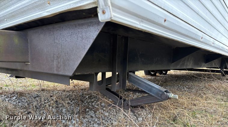 image for item FI1570 2005 Gulf Stream Cavalier camper