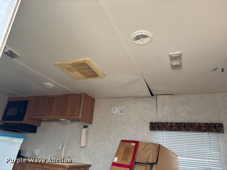 image for item FI1570 2005 Gulf Stream Cavalier camper