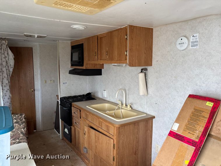 image for item FI1570 2005 Gulf Stream Cavalier camper