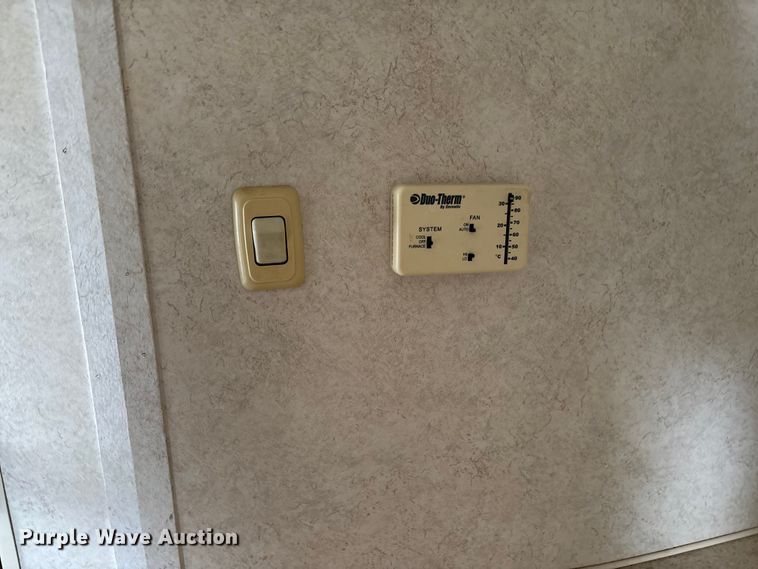 image for item FI1570 2005 Gulf Stream Cavalier camper