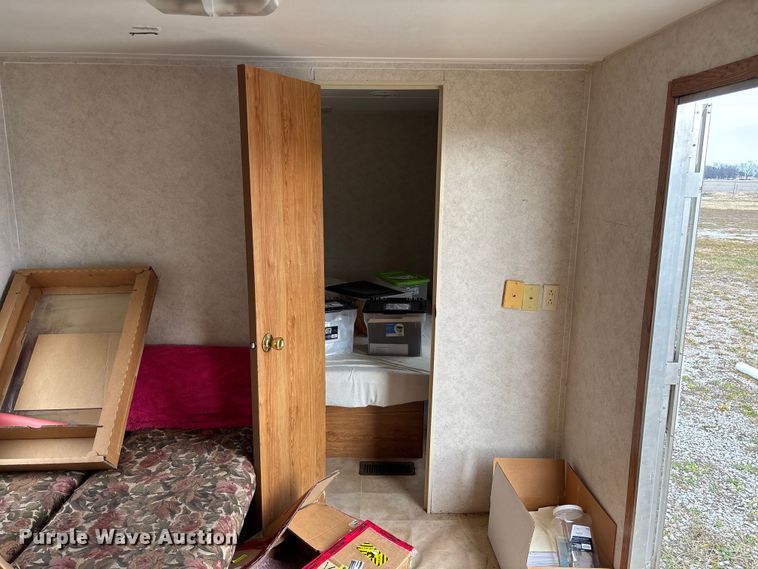 image for item FI1570 2005 Gulf Stream Cavalier camper