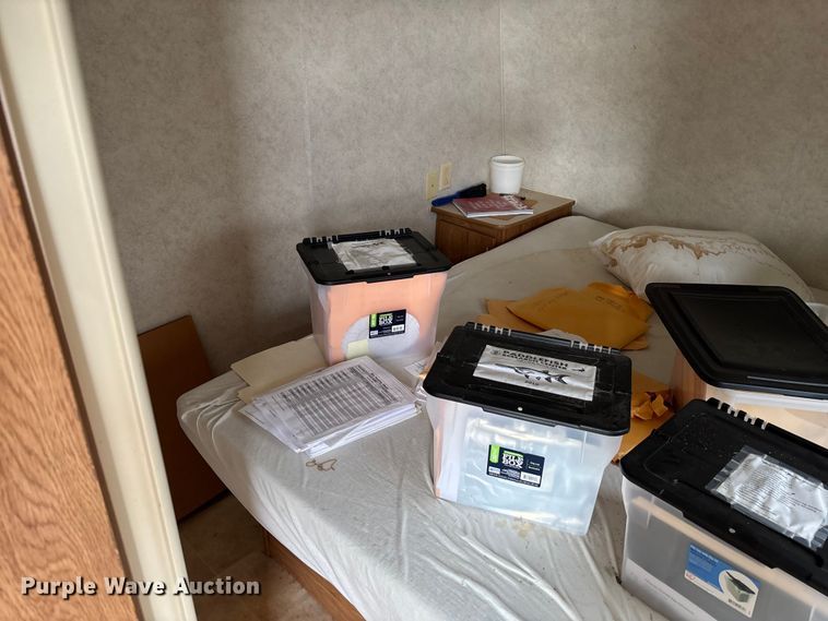 image for item FI1570 2005 Gulf Stream Cavalier camper