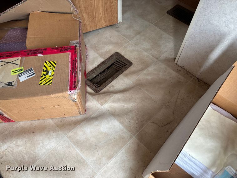 image for item FI1570 2005 Gulf Stream Cavalier camper