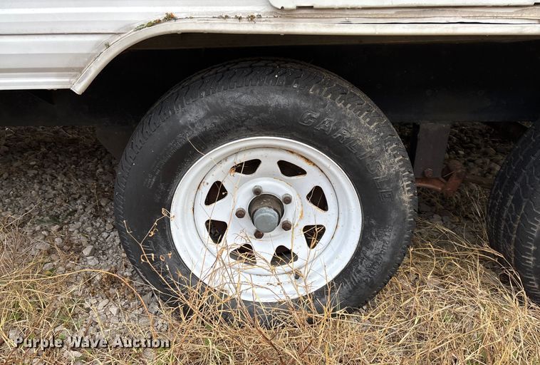 image for item FI1570 2005 Gulf Stream Cavalier camper