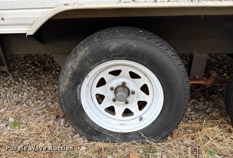 image for item FI1570 2005 Gulf Stream Cavalier camper